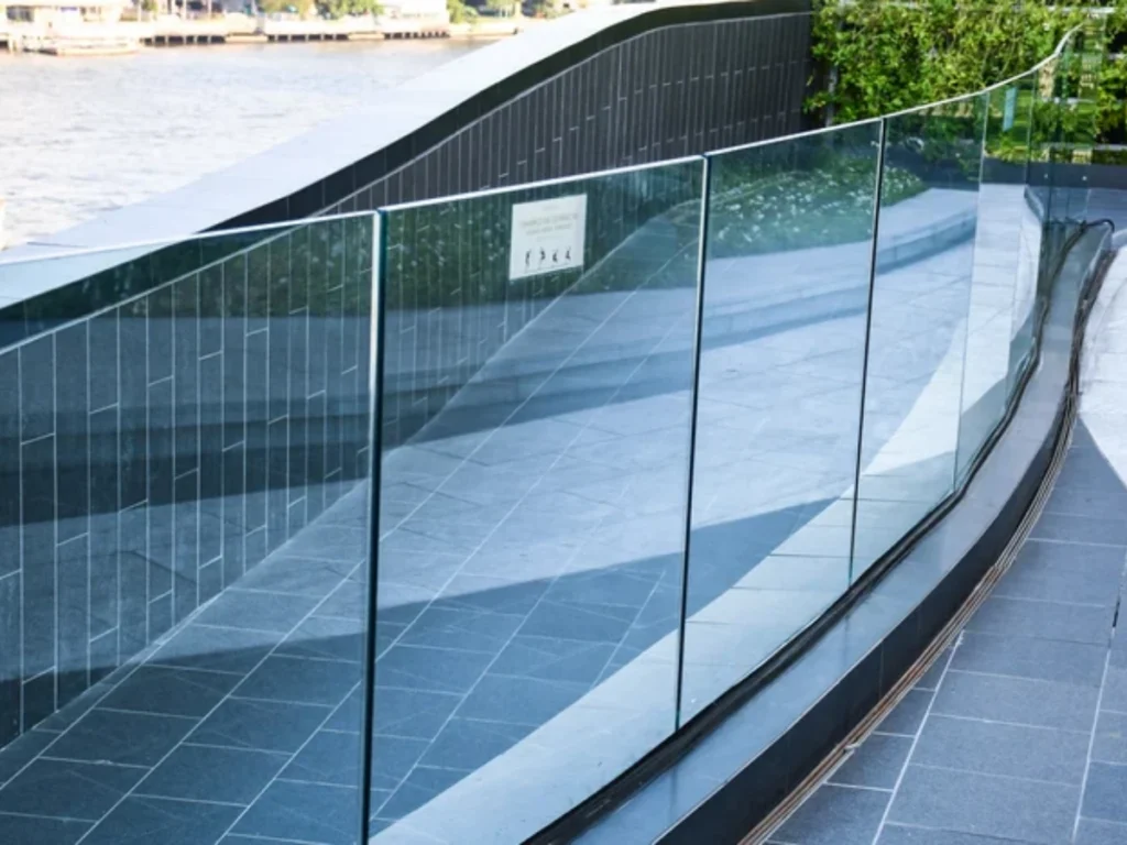 16.76mm thk laminated glass railing system