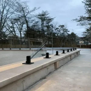 Frameless glass with spigot