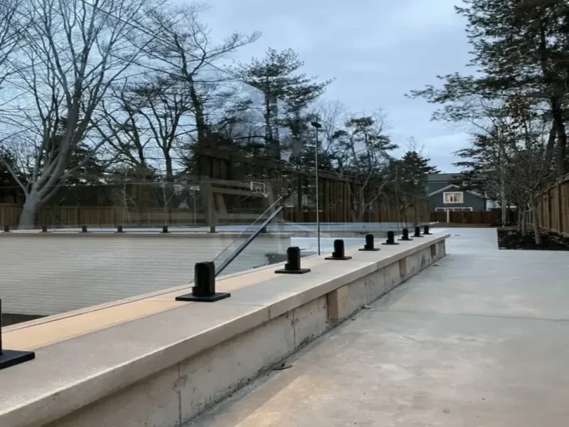 Frameless glass with spigot