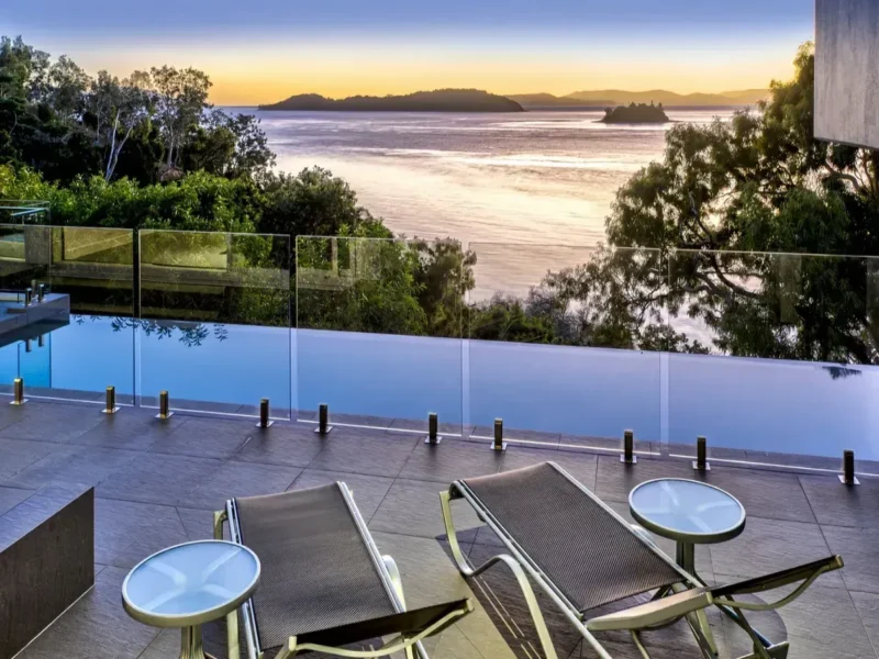 Glass railings on Spigots