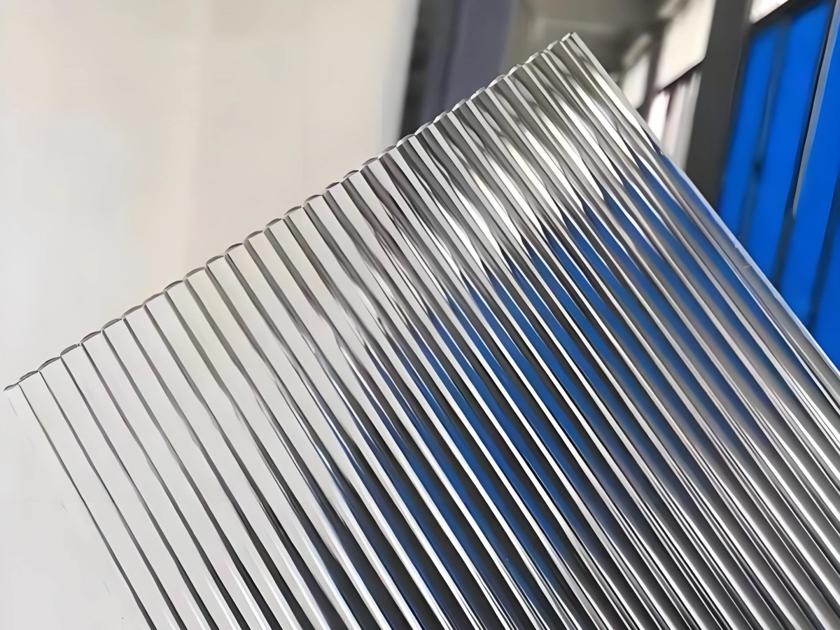 Slim 10mm Extra Clear Reeded Glass