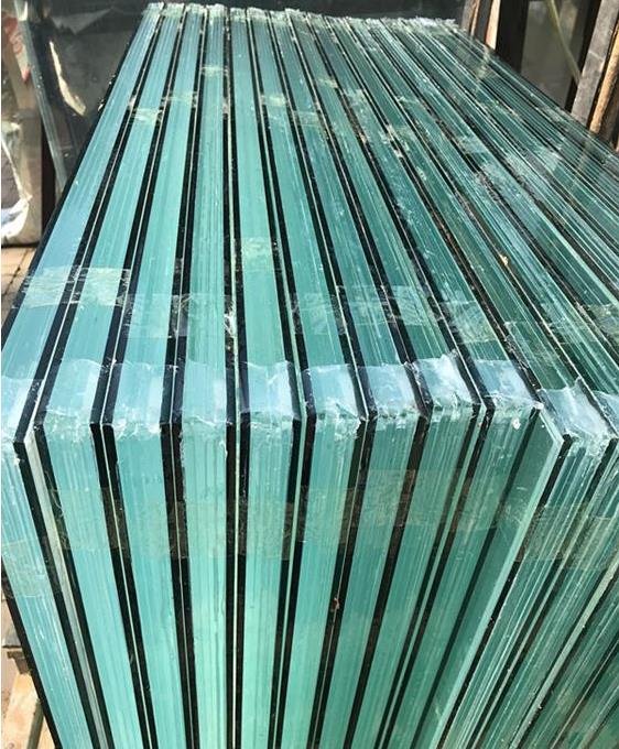 Gel-filled fire-resistant glass