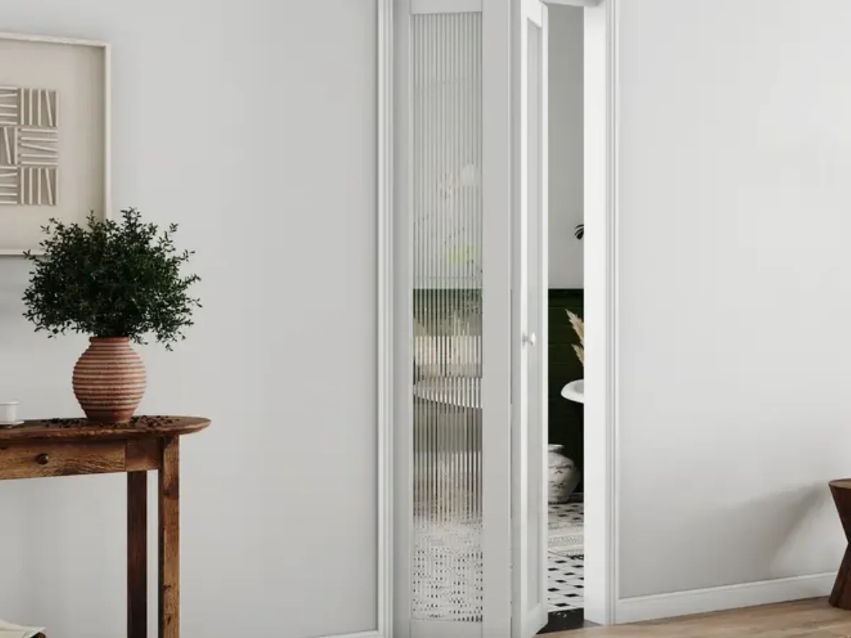 10mm Extra Clear Reeded Glass Swing Door
